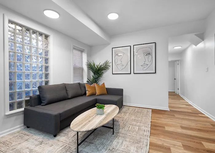 Lawrenceville 1b Bright And Stylish 2 Bedroom With Free Street Parking Apartment *