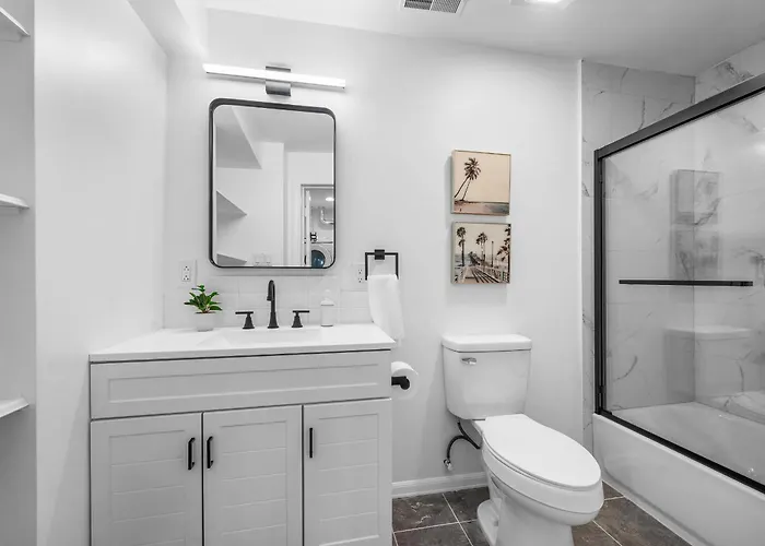 Apartment Lawrenceville 1b Bright And Stylish 2 Bedroom With Free Street Parking *