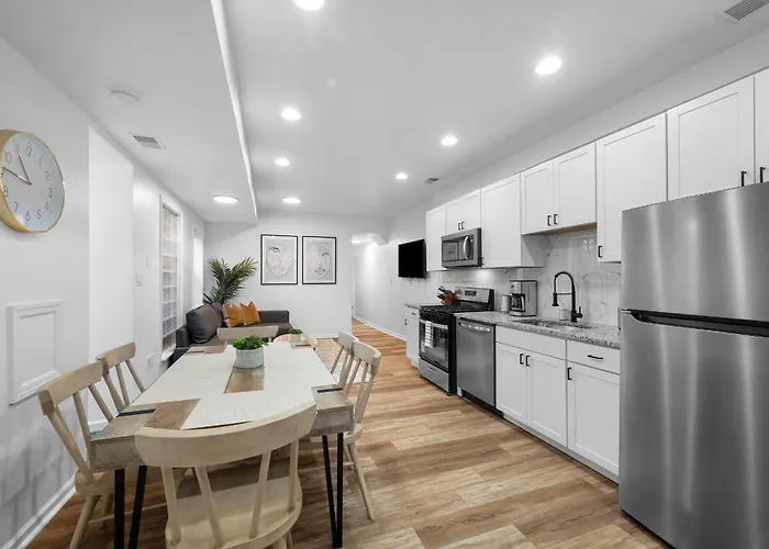 Lawrenceville 1b Bright And Stylish 2 Bedroom With Free Street Parking Apartment