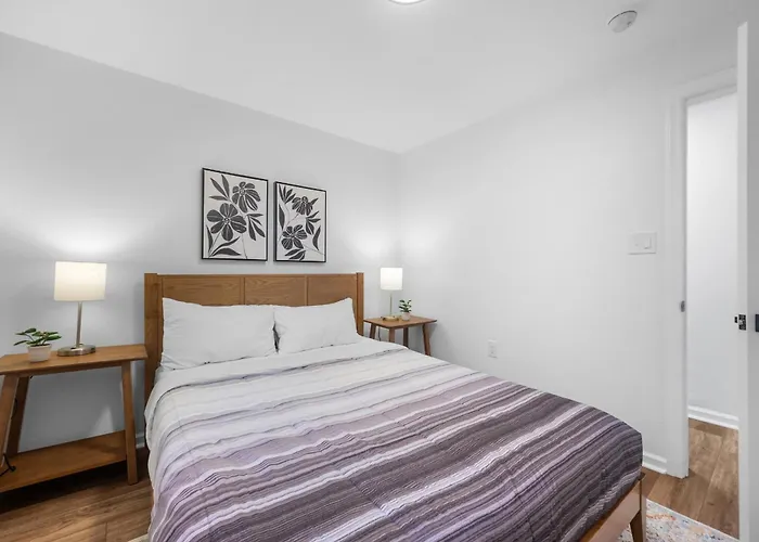 Lawrenceville 1b Bright And Stylish 2 Bedroom With Free Street Parking Apartment Pittsburgh