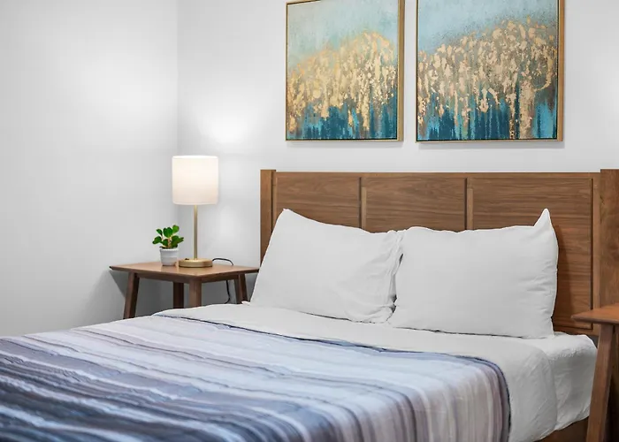 Lawrenceville 1b Bright And Stylish 2 Bedroom With Free Street Parking Apartment *