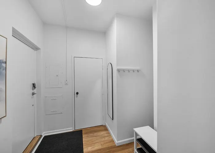 Lawrenceville 1b Bright And Stylish 2 Bedroom With Free Street Parking Apartment