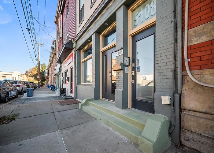 Apartment Lawrenceville 1b Bright And Stylish 2 Bedroom With Free Street Parking Pittsburgh